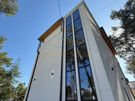 Durres, jepet me qera Vile 1+1+Ballkon Kati 3, 65 m² 600 € 