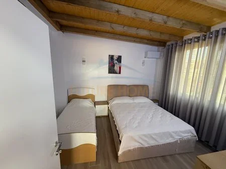 Durres, jepet me qera Vile 1+1+Ballkon Kati 3, 65 m² 600 € 