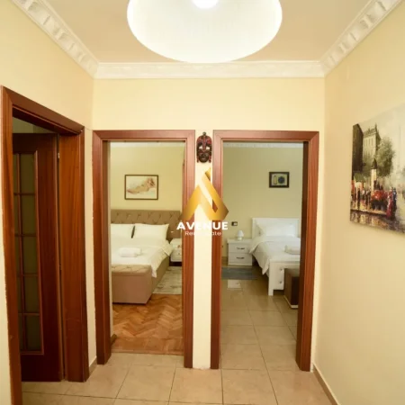 Tirane, jepet me qera apartament 2+1 Kati 0, 880 m² 610 € (RRUGA PROKOP MYZEQARI)