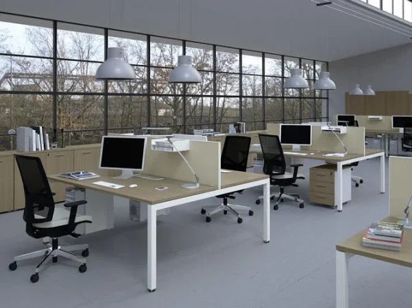 Tirane, jepet me qera zyre Kati 7, 840 m² 6.720 € (STACIONI I TRENIT)