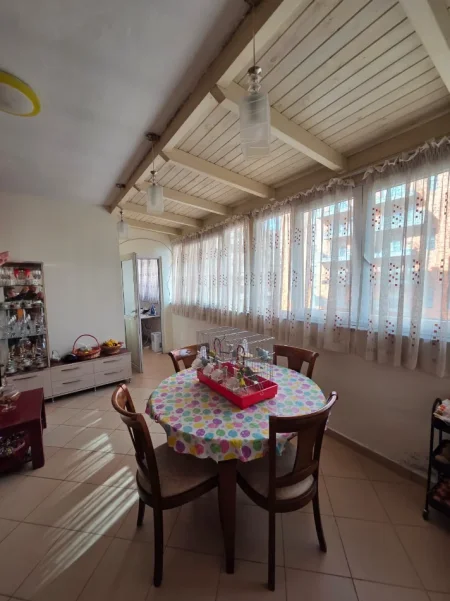 Tirane, shitet apartament 1+1+Aneks+Ballkon Kati 2, 89 m² 176.600 € (komuna e parisit)