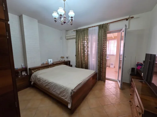 Tirane, shitet apartament 1+1+Aneks+Ballkon Kati 2, 89 m² 176.600 € (liqeni artificial , rruga e kosovareve)