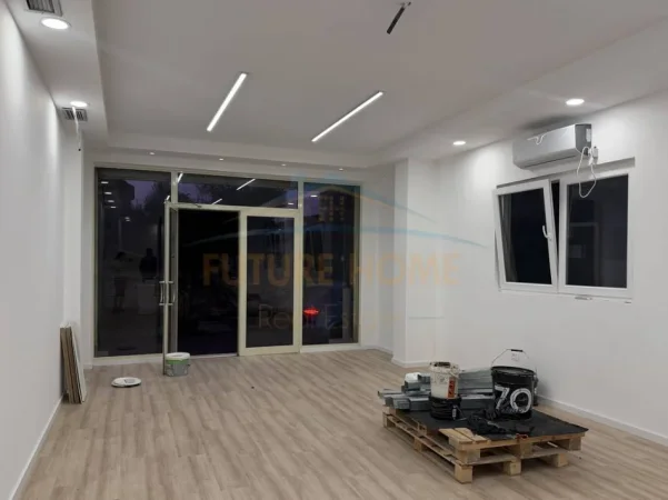 Tirane, jepet me qera ambjent biznesi Kati 0, 75 m² 700 € (RRUGA VLLAZEN HUTA)