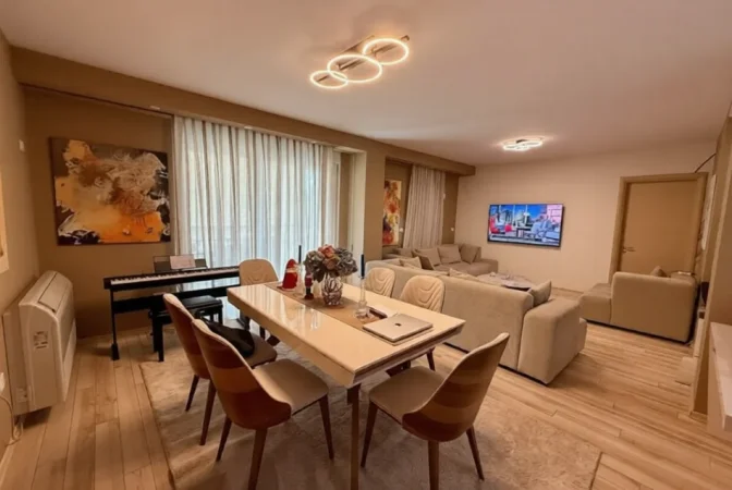 Tirane, shitet apartament 2+1 Kati 5, 98 m² 223.000 € (Qytet Studenti)