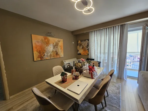 Tirane, shitet apartament 2+1 Kati 5, 98 m² 223.000 € (Qytet Studenti)