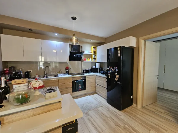 Tirane, shitet apartament 2+1 Kati 5, 98 m² 223.000 € (Qytet Studenti)