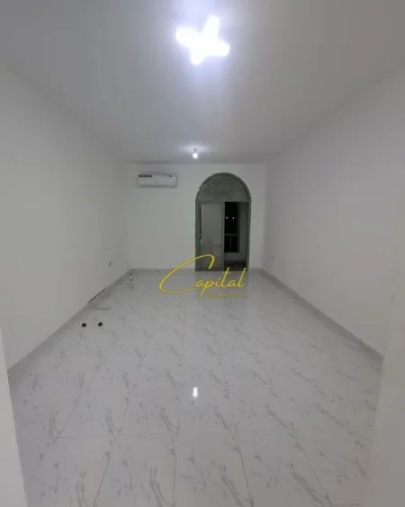 Tirane, shitet apartament 2+1 Kati 1, 65 m² 110.000 € (KOMBINAT)