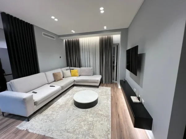 Tirane, jepet me qera apartament 2+1 Kati 7, 84 m² 750 € (Fusha e Aviacionit)