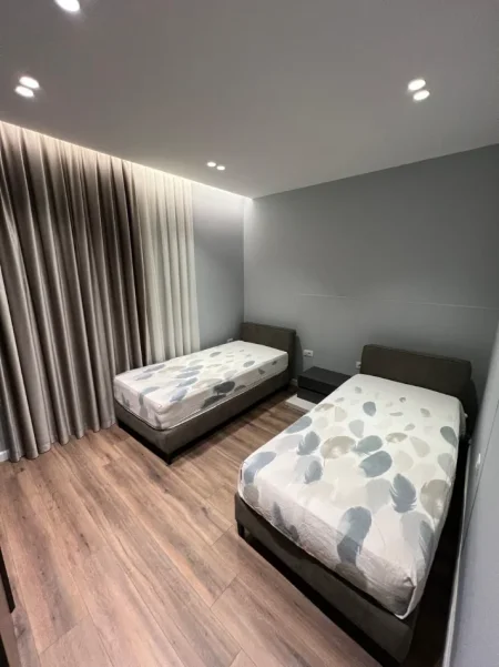 Tirane, jepet me qera apartament 2+1 Kati 7, 84 m² 750 € (Fusha e Aviacionit)