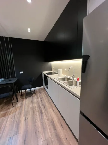 Tirane, jepet me qera apartament 2+1 Kati 7, 84 m² 750 € (Fusha e Aviacionit)