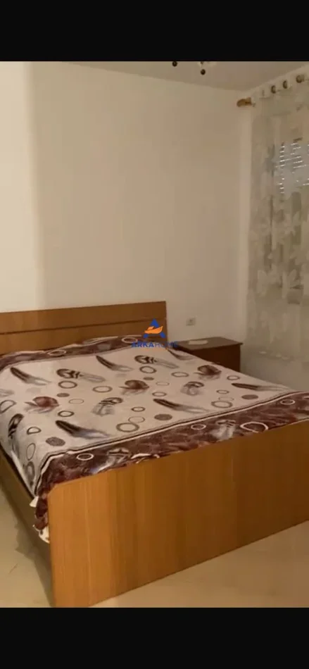 Tirane, jepet me qera apartament 2+1+Ballkon Kati 4, 112 m² 625 € 