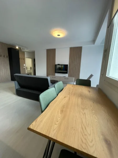 Tirane, jepet me qera apartament 2+1 Kati 5, 98 m² 700 € (river residence)