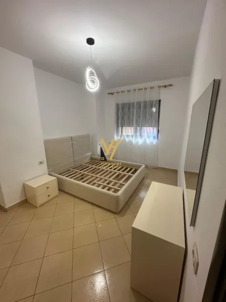 Tirane, jepet me qera apartament 2+1+Ballkon Kati 3, 75 m² 500 € (ASTIR)