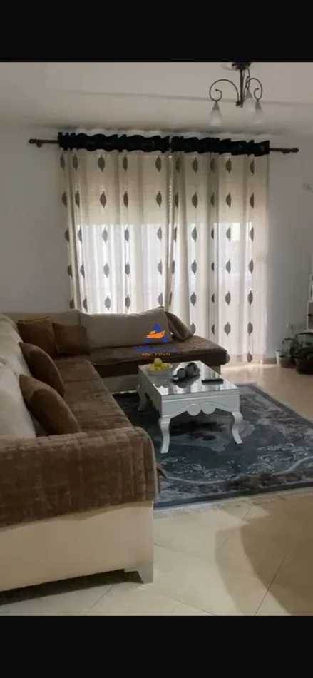 Tirane, jepet me qera apartament 2+1+Ballkon Kati 4, 112 m² 625 € 