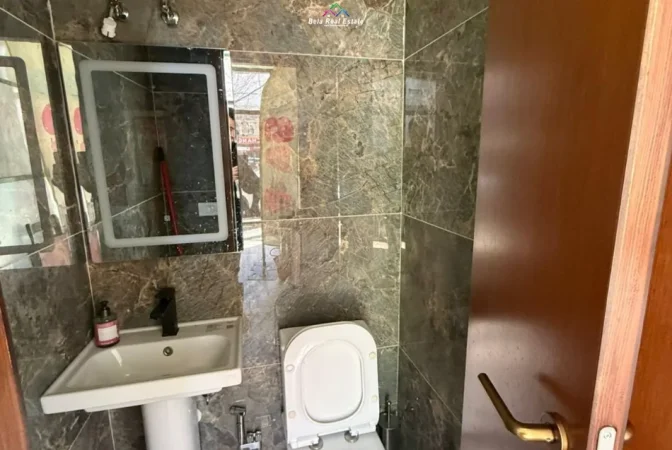 Tirane, jepet me qera dyqan Kati 0, 20 m² 420 € (rruga bardhyl)