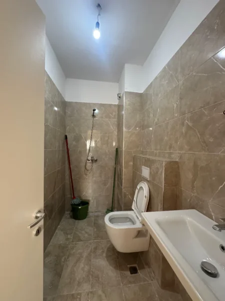 Tirane, jepet me qera apartament 2+1+Ballkon Kati 2, 98 m² (Don Bosko, Trio Towers Residence)