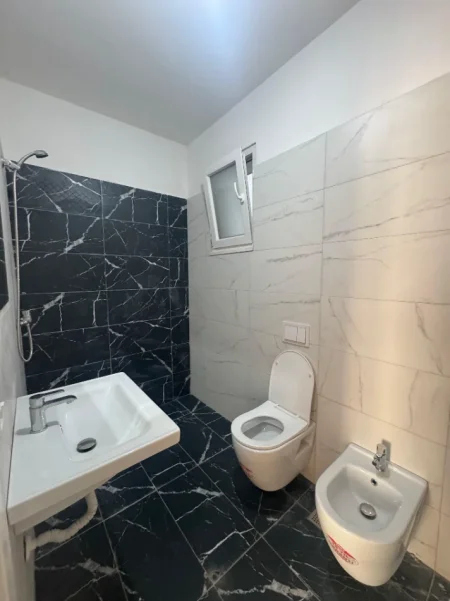 Tirane, jepet me qera apartament 2+1+Ballkon Kati 2, 98 m² (Don Bosko, Trio Towers Residence)