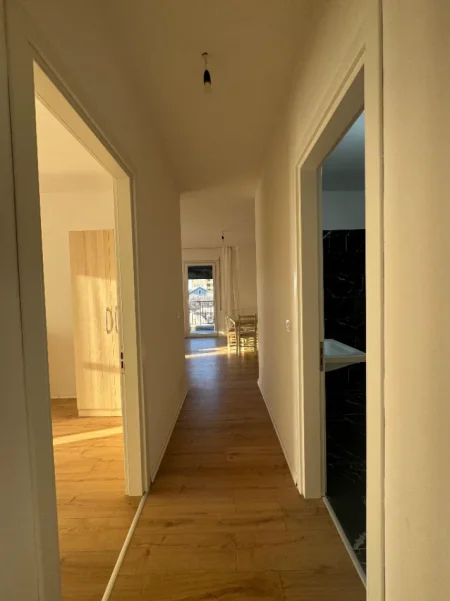 Tirane, jepet me qera apartament 2+1+Ballkon Kati 2, 98 m² (Don Bosko, Trio Towers Residence)