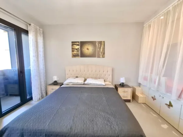 Apartament modern për qira te Pallati Ferrarit – Stadiumi Dinamo 1+1 me 2 ballkone, 70 m² plot dritë dhe komoditet ✨ Në pallatin më të mirë të zonës,