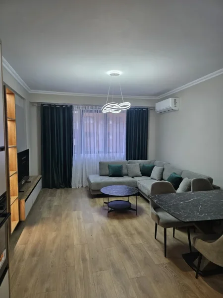 Tirane, jepet me qera apartament 1+1+Ballkon , 550 €