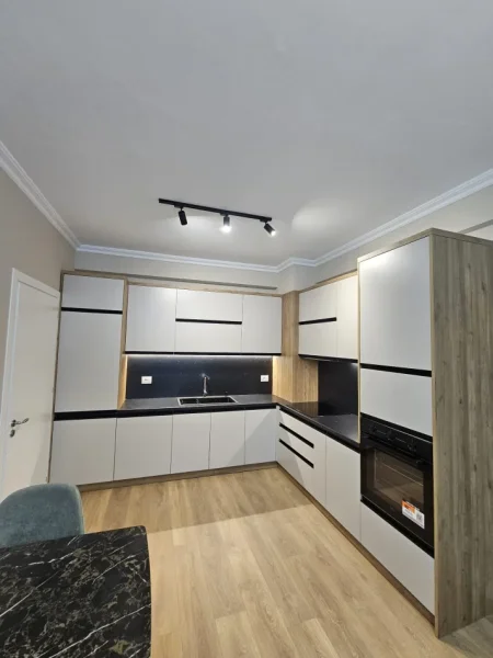 Tirane, jepet me qera apartament 1+1+Ballkon , 550 €