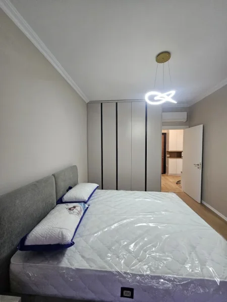 Tirane, jepet me qera apartament 1+1+Ballkon , 550 €