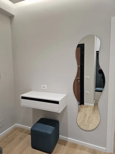 Tirane, jap me qera apartament 1+1+Ballkon Kati 4, 600 €