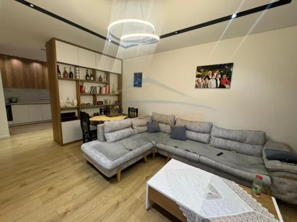 Tirane, shitet apartament 2+1+Post Parkimi, Kati 3, 107 m² 275.000 € (Ali Demi, Fusha e Ali Demit)