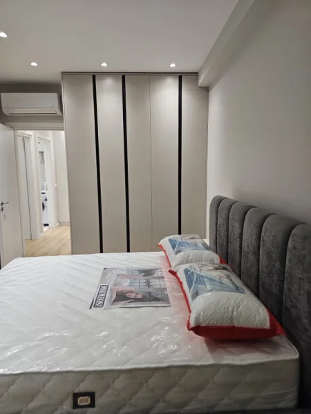 Tirane, jap me qera apartament 1+1+Ballkon Kati 4, 600 €