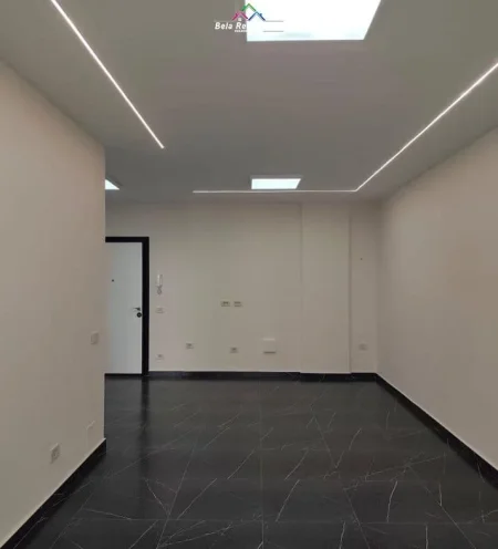 Tirane, jepet me qera zyre Kati 6, 75 m² 580 € (Rruga mine Pezza)