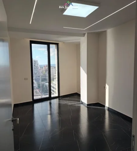 Tirane, jepet me qera zyre Kati 6, 75 m² 580 € (Rruga mine Pezza)