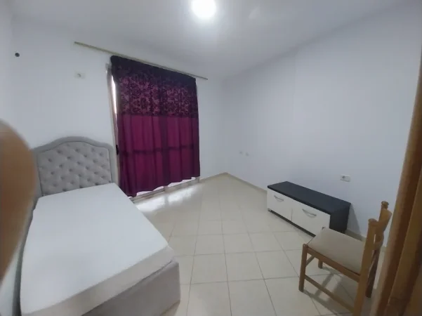 Tirane, jepet me qera 2+1+Aneks+Ballkon Kati 8, 90 m² 460 € (Bulevardi Migjeni, pranë Kompleksit Molla)