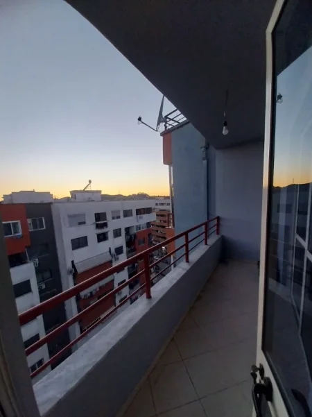 Tirane, jepet me qera 2+1+Aneks+Ballkon Kati 8, 90 m² 460 € (Bulevardi Migjeni, pranë Kompleksit Molla)