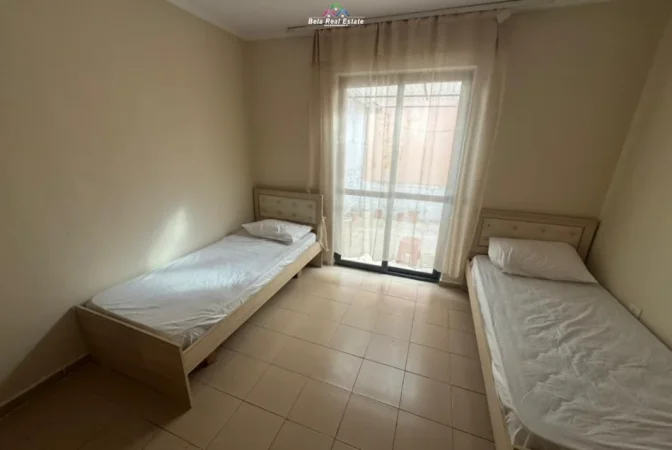 Tirane, jepet me qera apartament 3+1 Kati 2, 120 m² 575 € (rruga bardhyl)