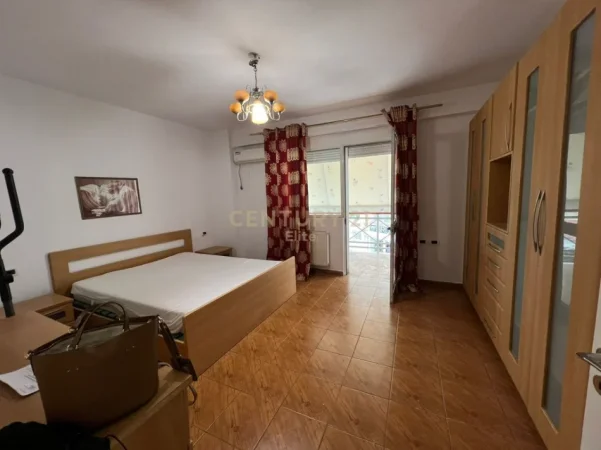 Tirane, jepet me qera zyre Kati 1, 127 m² 1.200 € (Garda)