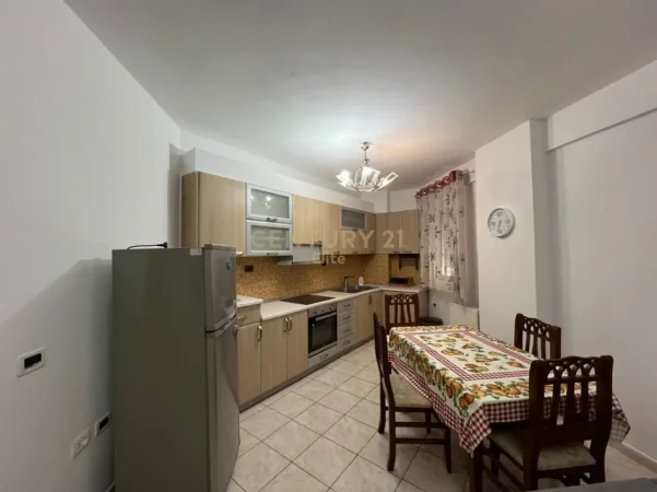 Tirane, jepet me qera zyre Kati 1, 127 m² 1.200 € (Garda)