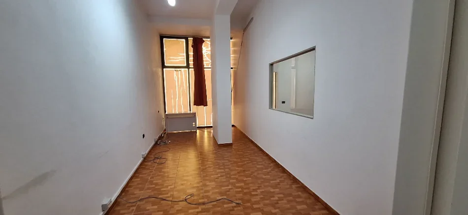 Tirane, shitet ambjent biznesi , 119 m² (Rruga Dibres)