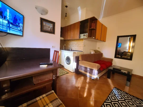 Tirane, jap me qera garsonier 1+1 Kati 1, 36 m² 330 € (Rruga gjon mili)