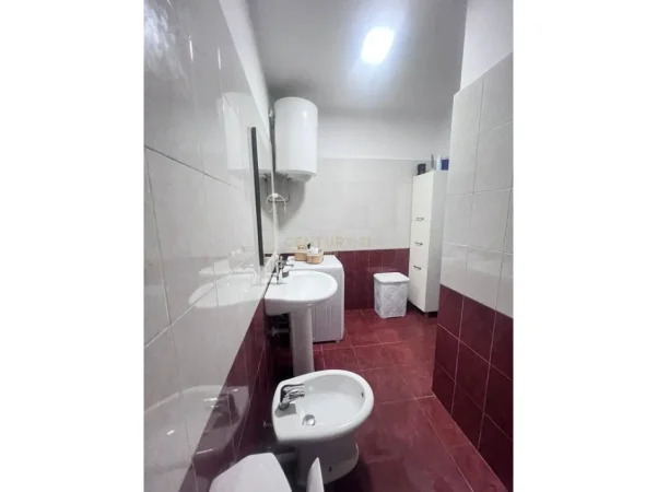 Tirane, jepet me qera apartament 1+1 Kati 8, 67 m² 450 € 
