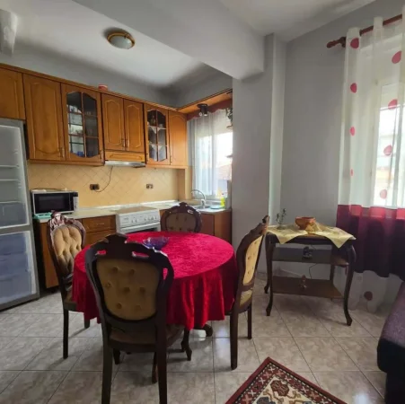 Korce, shitet apartament+verande | Penthouse 2+1+Ballkon Kati 1, 80 m² 150.000 € (Rrugica Ndre Mjeda)