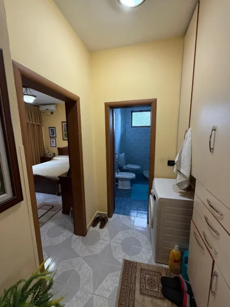 Tirane, shes apartament 3+1+Ballkon Kati 2, 110 m² 210.000 € (Rr. E Durresit te Hotel Colosseo)