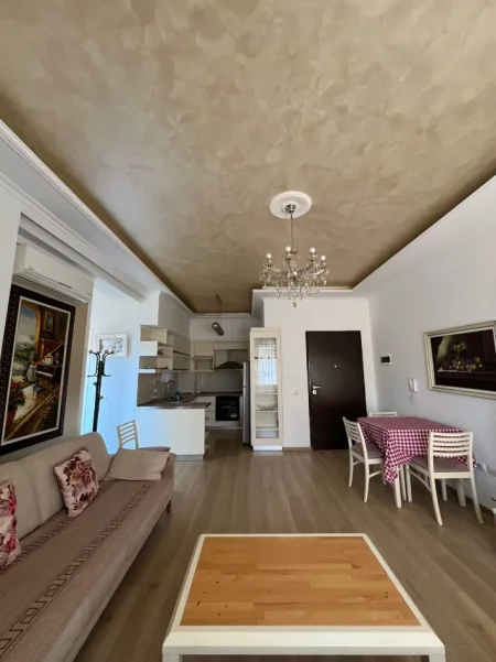 Tirane, jepet me qera apartament 1+1 Kati 4, 72 m² 600 € (KOMPLEKSI KONTAKT)