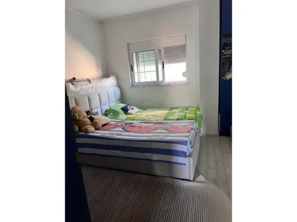 Tirane, jepet me qera apartament 2+1 Kati 7, 80 m² 750 € (Komuna Parisit)