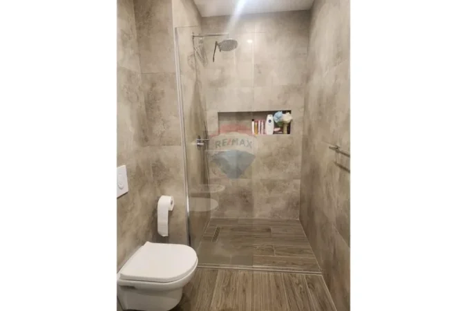 Tirane, jepet me qera apartament , 78 m² 602 € (Marteniteti i Ri)