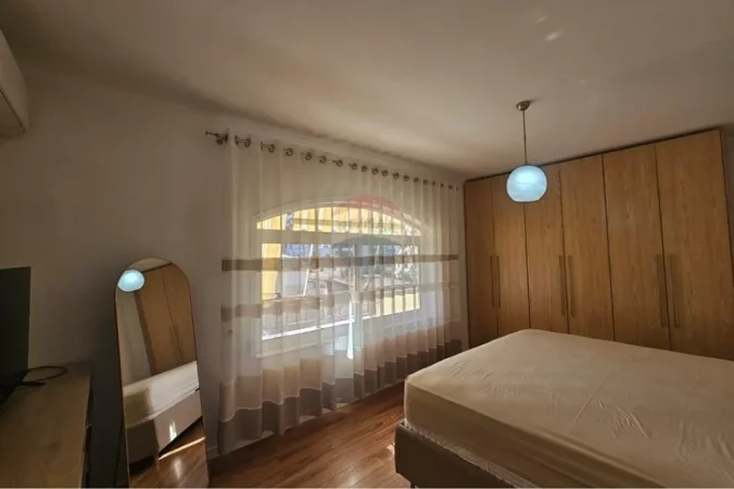 Tirane, jepet me qera apartament , 75 m² 600 € (Rruga e Barrikadave, Tiranë)