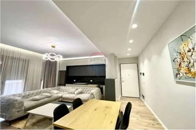 Tirane, jepet me qera apartament , 24 m² 800 €