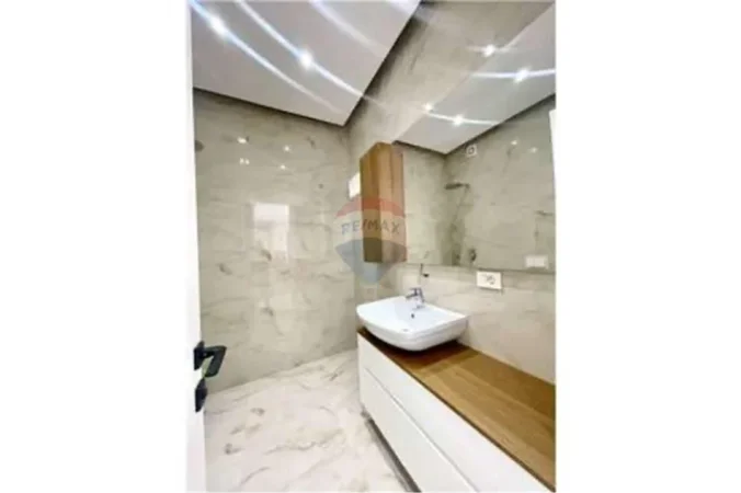 Tirane, jepet me qera apartament , 24 m² 800 €