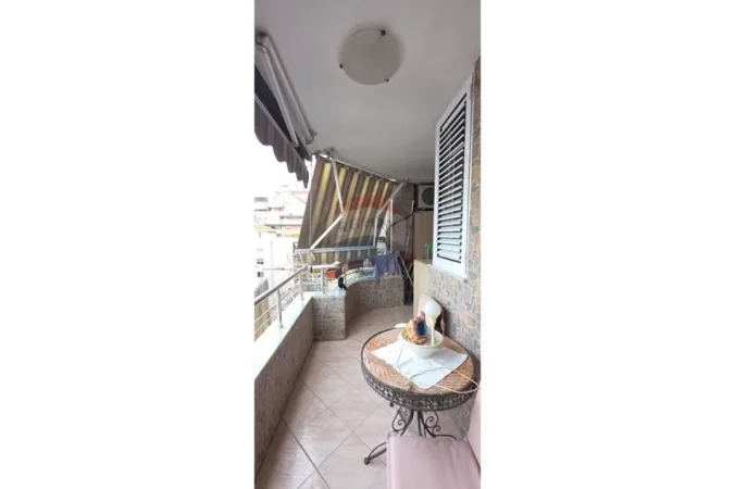 Tirane, jepet me qera apartament , 110 m² 1.000 € 