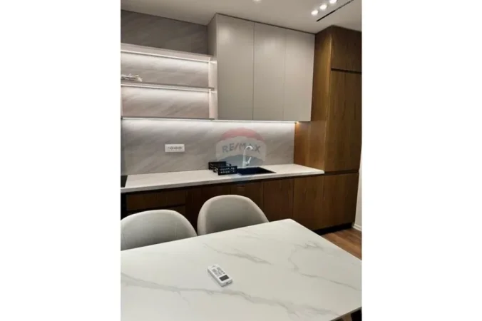 Tirane, jepet me qera apartament , 49 m² 700 € (Rruga Xhanfize Keko, Tiranë)