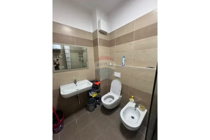 Tirane, jepet me qera apartament , 75 m² 601 € (Aura Rezidencë)